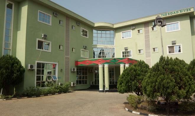 Road river hotel