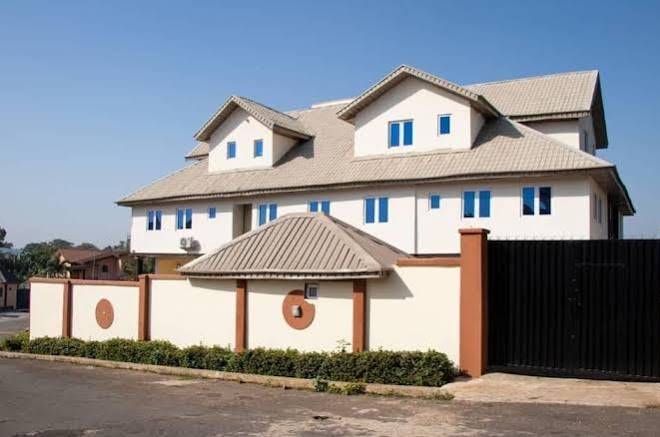 Ralph & comfort luxury suites