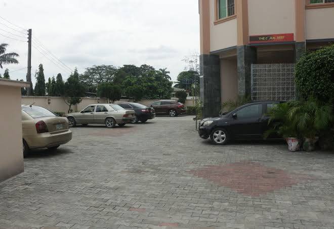 Coral reef hotel