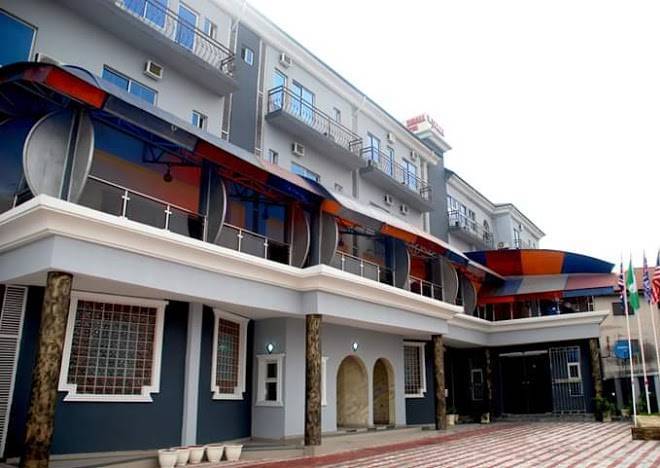 De lasmall hotel and resort ltd