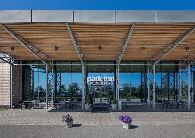 Park inn by radisson oslo airport hotel west