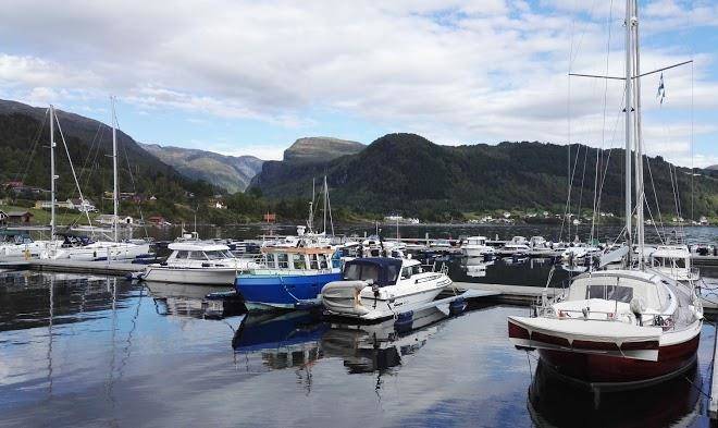 Strandebarm sportell as