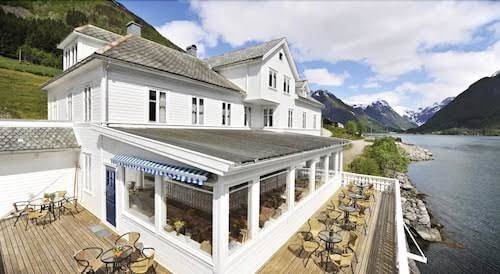 Fjaerland Fjordstove Hotel & Restaurant Image