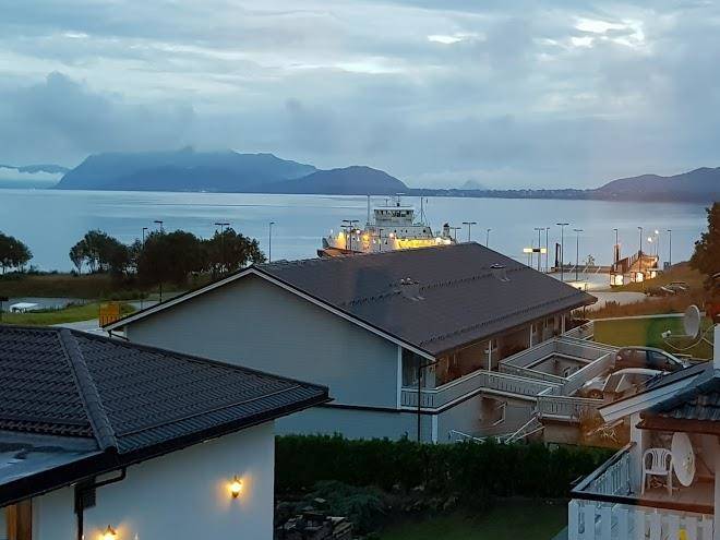 Aursnes hotell as