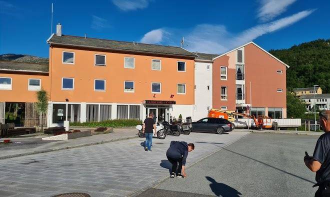Glomfjord hotell as