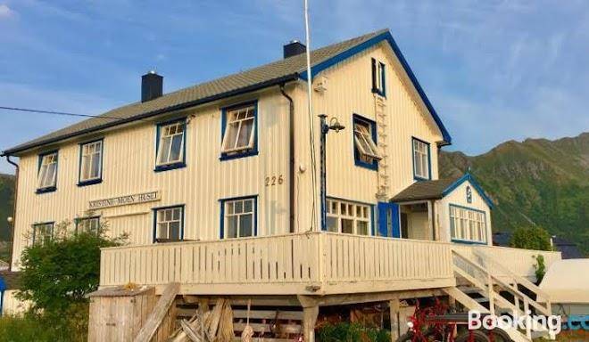 Lofoten gjestehus kristine moen