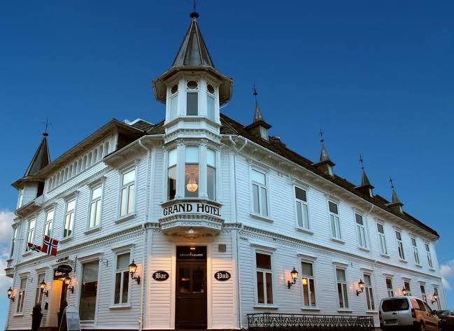 Grand hotel