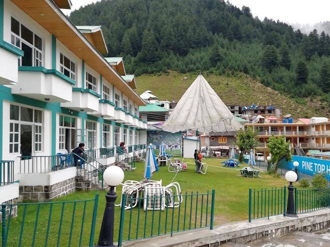 Pine top hotel naran