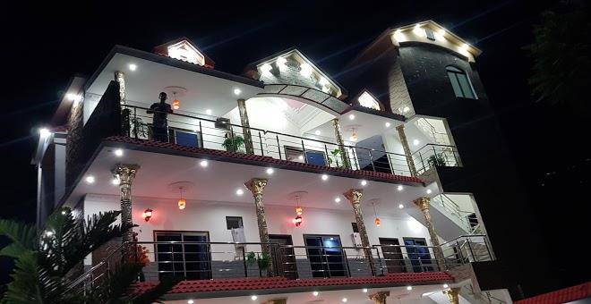 Red rose hotel