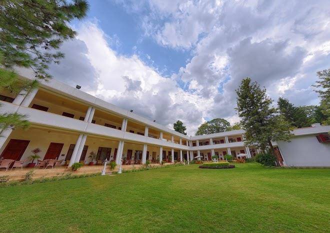 Serena hotel swat