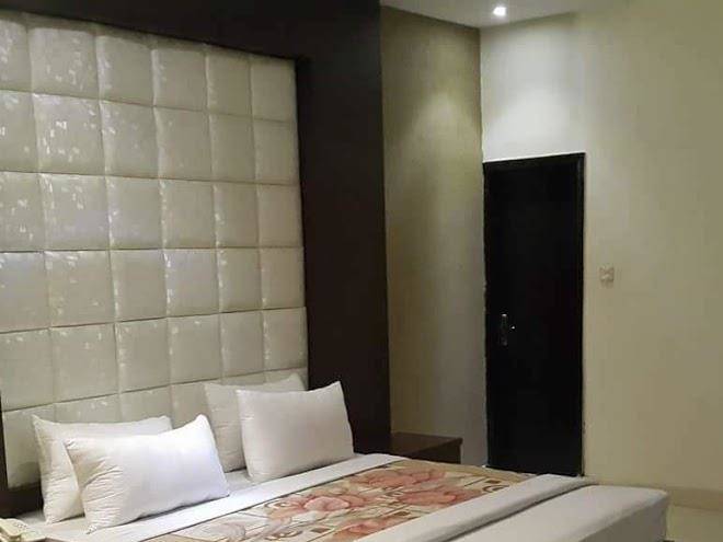 Gulberg tower hotel