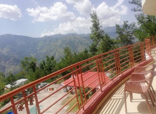 Hotel falcon inn bhurban