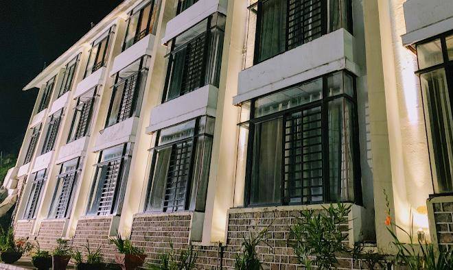 Hotel metropole murree