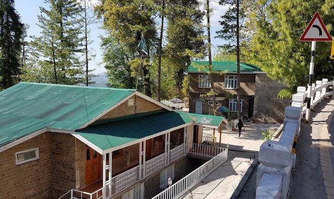 Pine top hotel murree