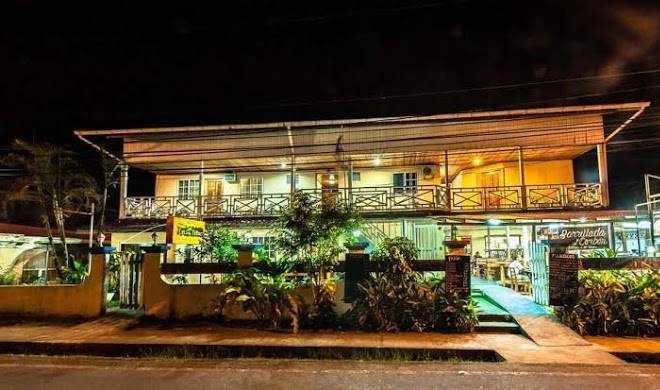 Hotel posada los delfines