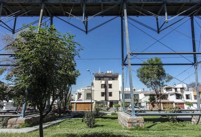 El puente hotel