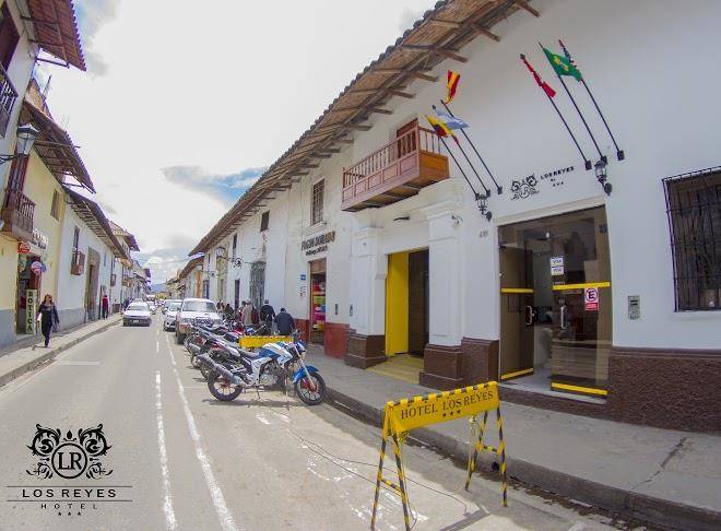 Hotel los reyes