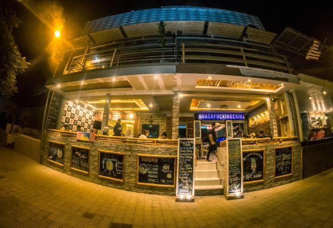 Hotel sand and lake huacachina