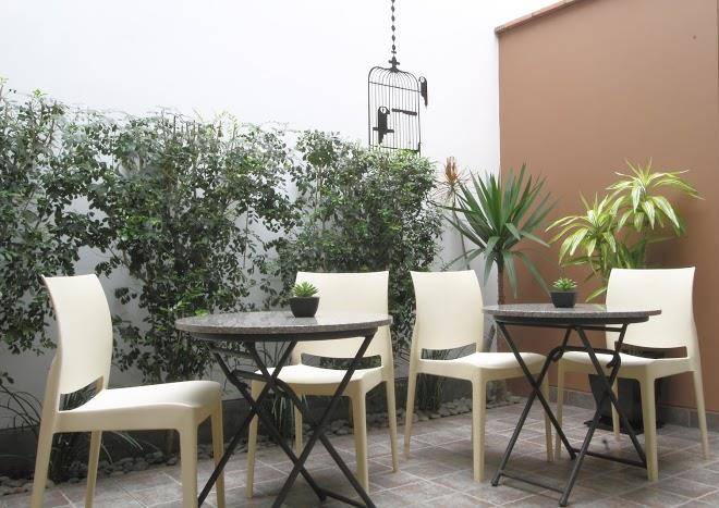 3b barranco's chic and basic b&b