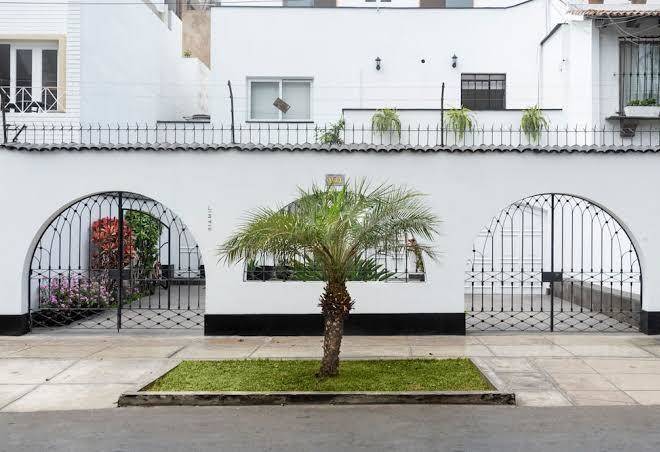 Lima 18 Boutique Image