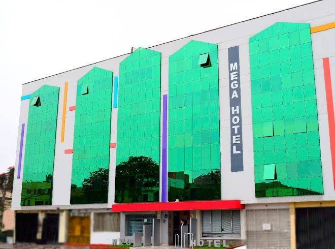 Mega hotel