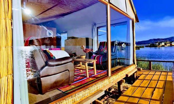 Uros waliski lodge