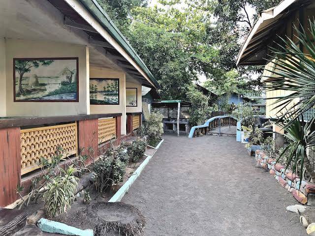 Filipina beach resort