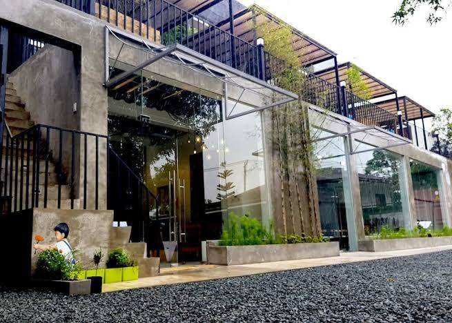 Containers by eco hotel