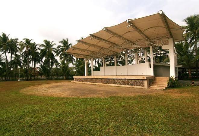 Island cove hotel and leisure park