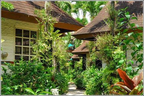 R & r resort
