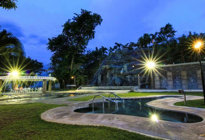 Sol Y Viento Mountain Hot Springs And Resort Image