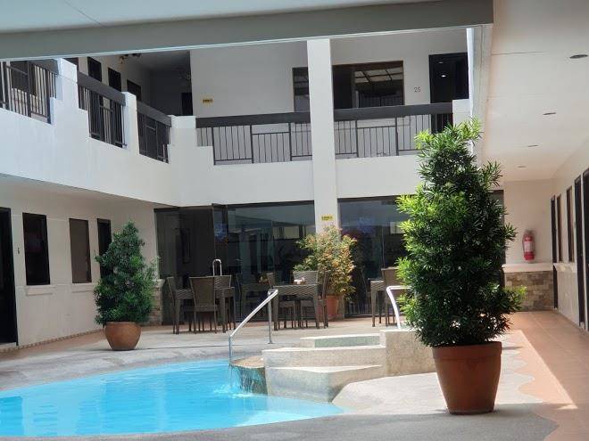 Boomerang hotel