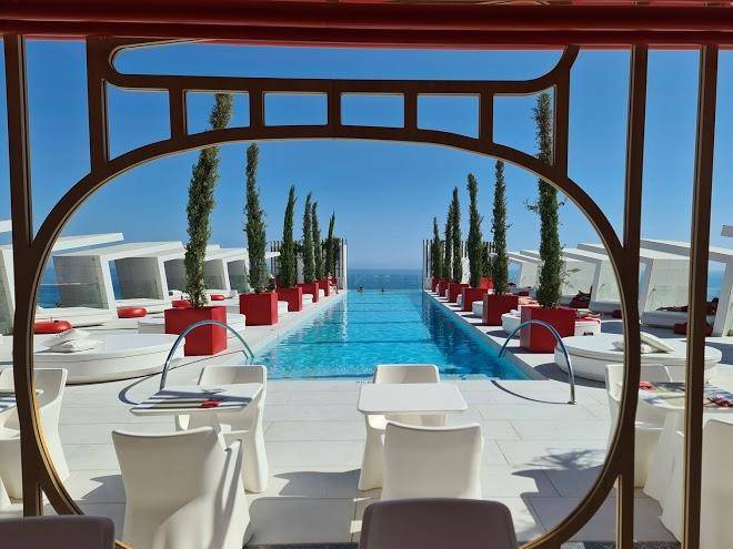Infinity bar & hotel