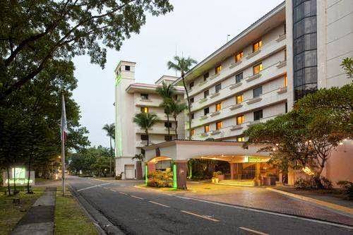 Quest Plus Conference Center Clark