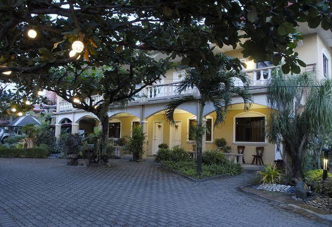 Playa papagayo beach inn and restaurant