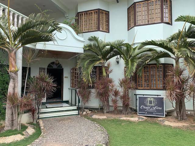 Citadel alona inn