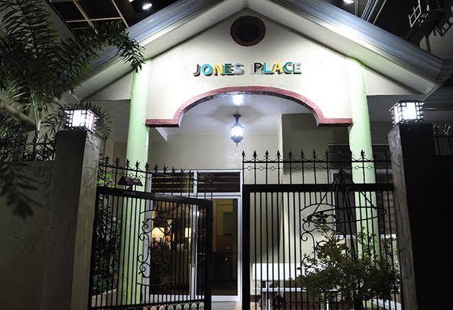 Jones Place Hotel Image