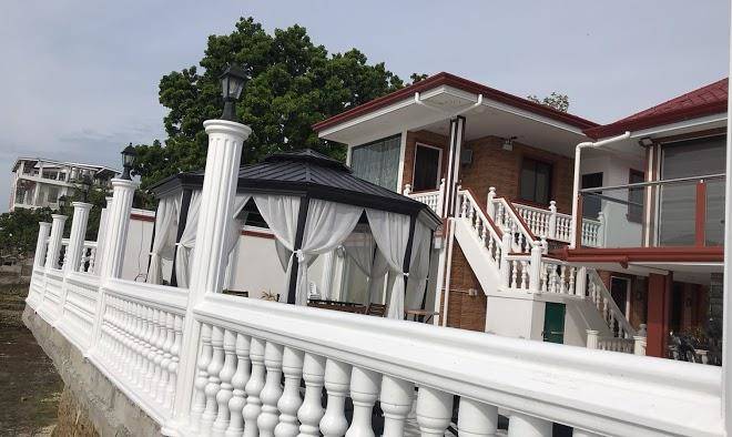 Billy's resort