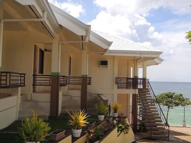 Hisoler's Beach Resort Image