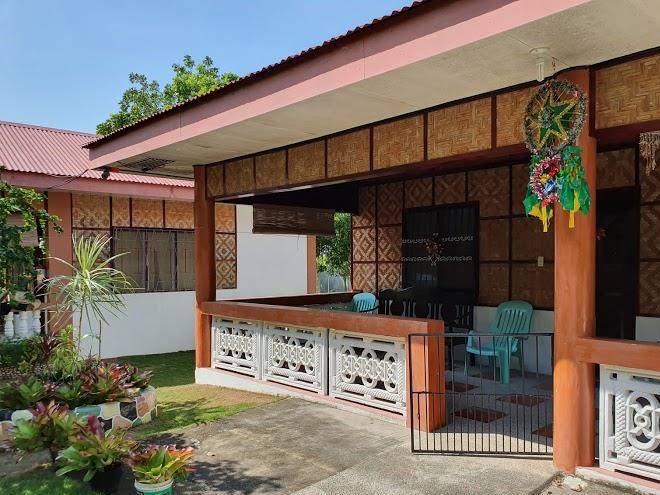 Pacita's beach resort