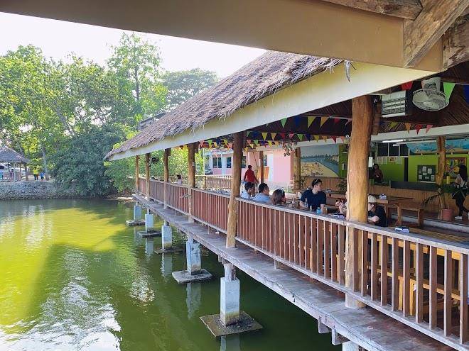 Papa kit's marina resort