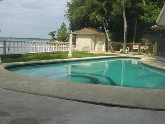 Warren's beach resort
