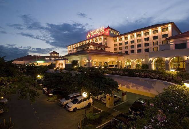 Waterfront airport hotel & casino mactan