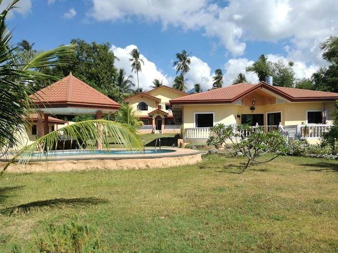 Sheilas Place Dauin Image