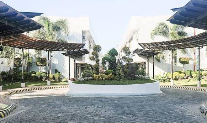 The lucky 9 budget hotel