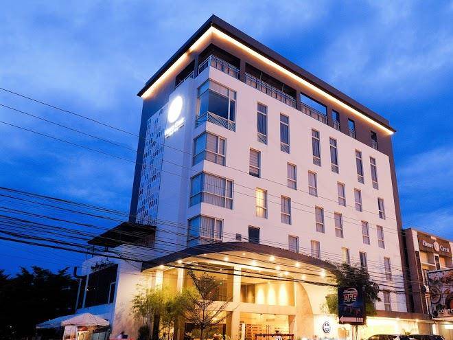 Home crest hotel