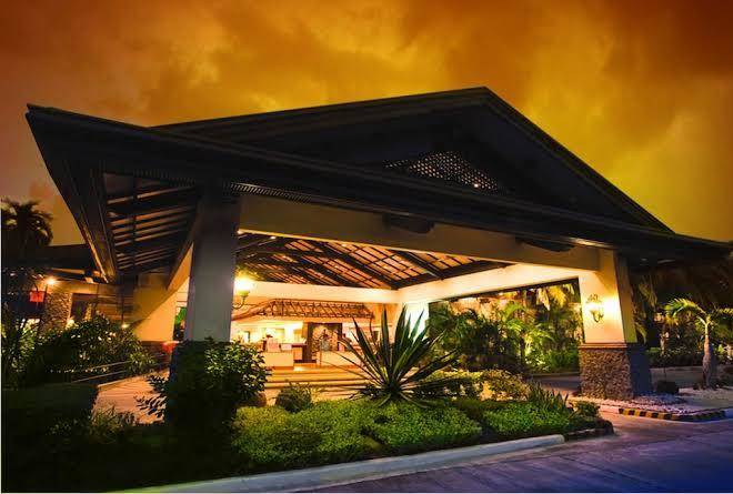 Waterfront insular hotel