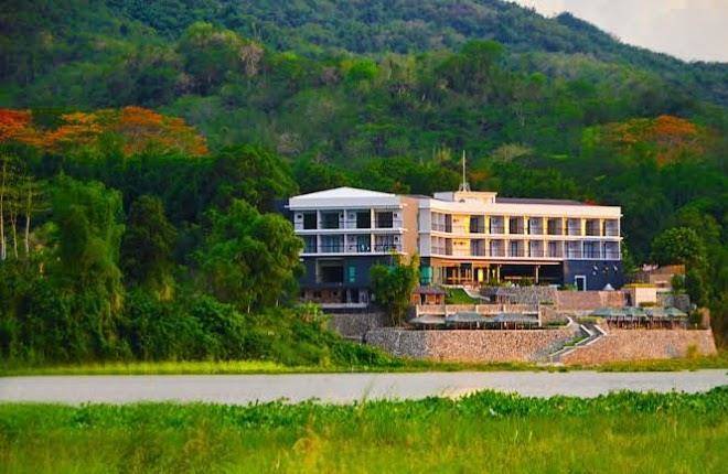 Rivermount hotel & resort
