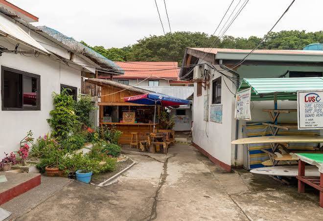 Monaliza surf resort