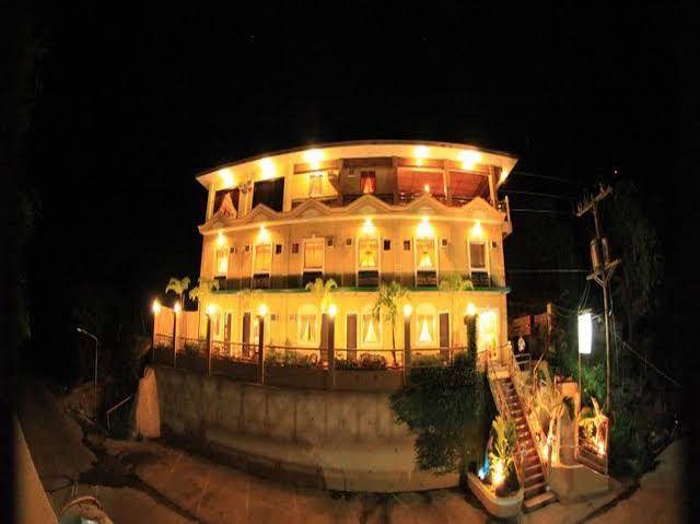 Tapyas view deck hotel